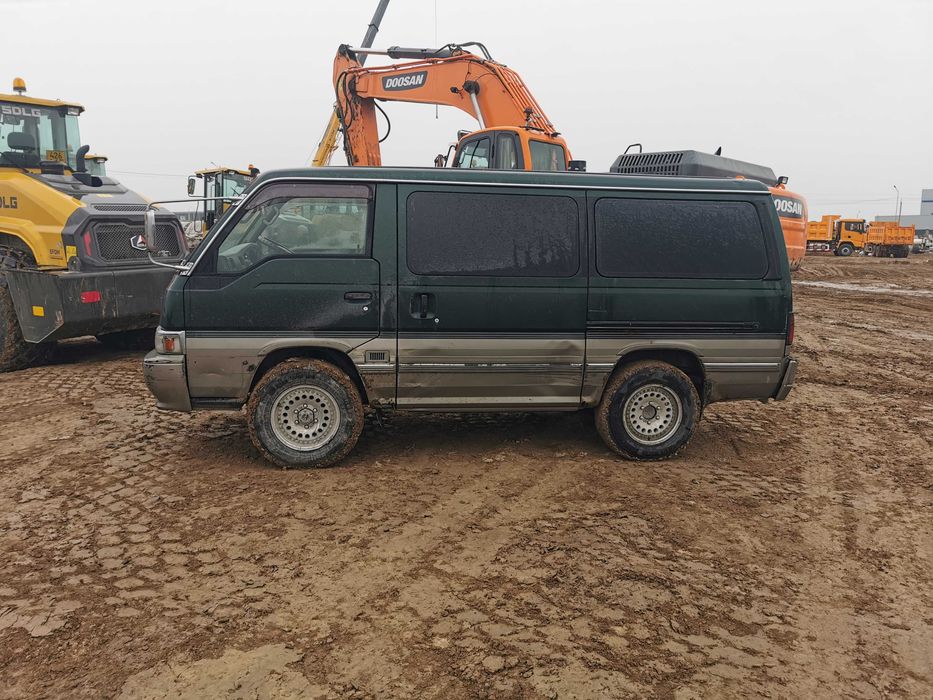 Nissan Caravan, Homy, Urvan E24