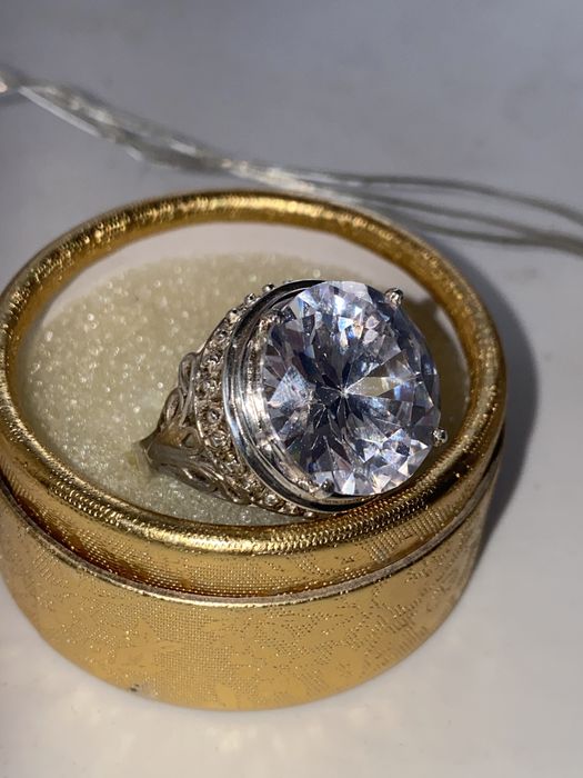 Продам кольцо