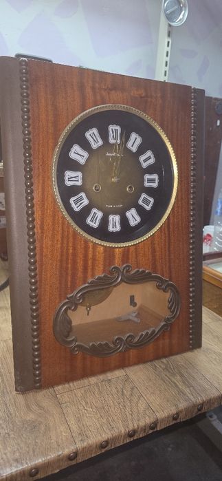 Стенни часовници