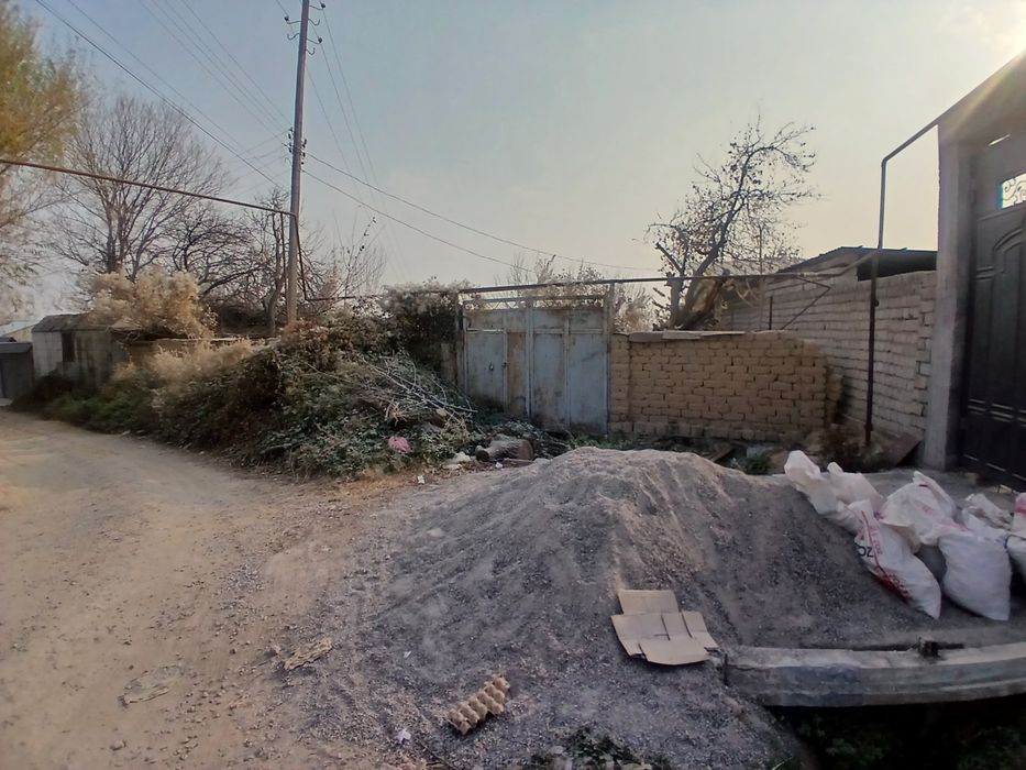 yer, Uy hovli sotiladi