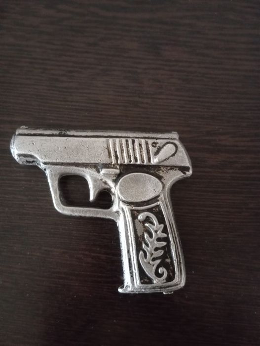 Пистолет металлический