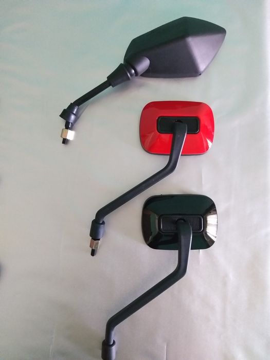 Продаётся боковые зеркала для мото скутеров НОВЫЙ.