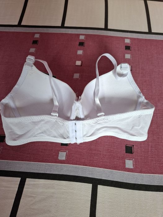 Vând Sutien cu Dantelă Mărimea 38/85 Nou