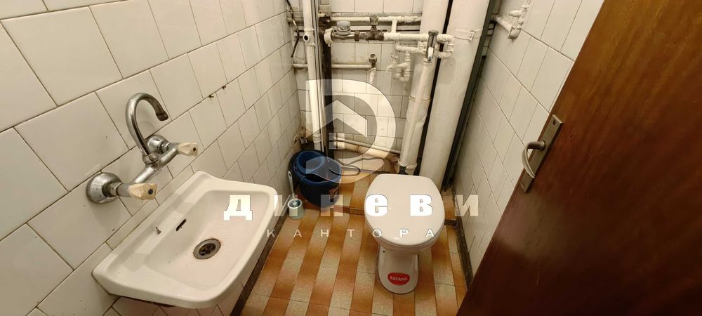 Продава се Тристаен апартамент в Стара Загора, Опълченски - 95 кв.м за 932 €/кв.м - Снимка #14