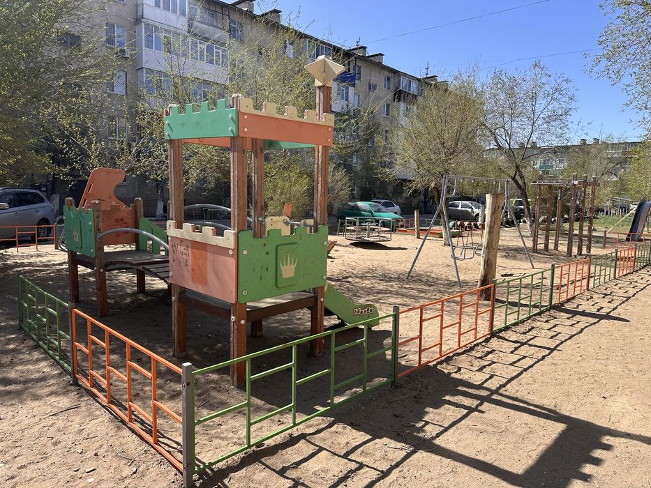 Продам 2 квартиру  Есет Батыр 105 к2