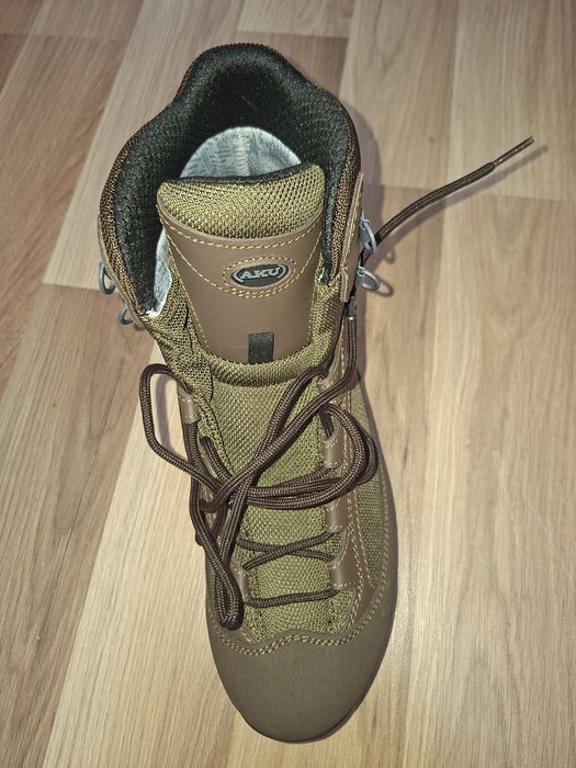 Bocanci militari AKU