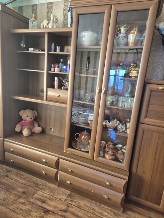 Продам гарнитур в нормальном состоянии