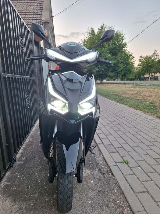 Vand Scuter Electric