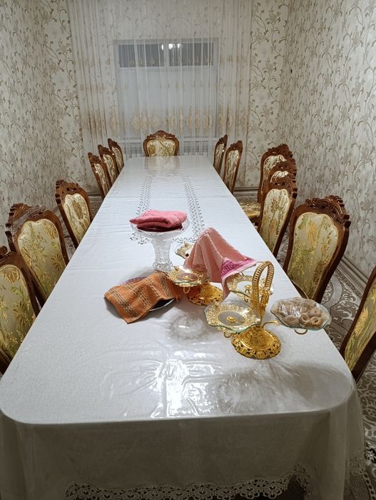 Стол стулья среднее состояние