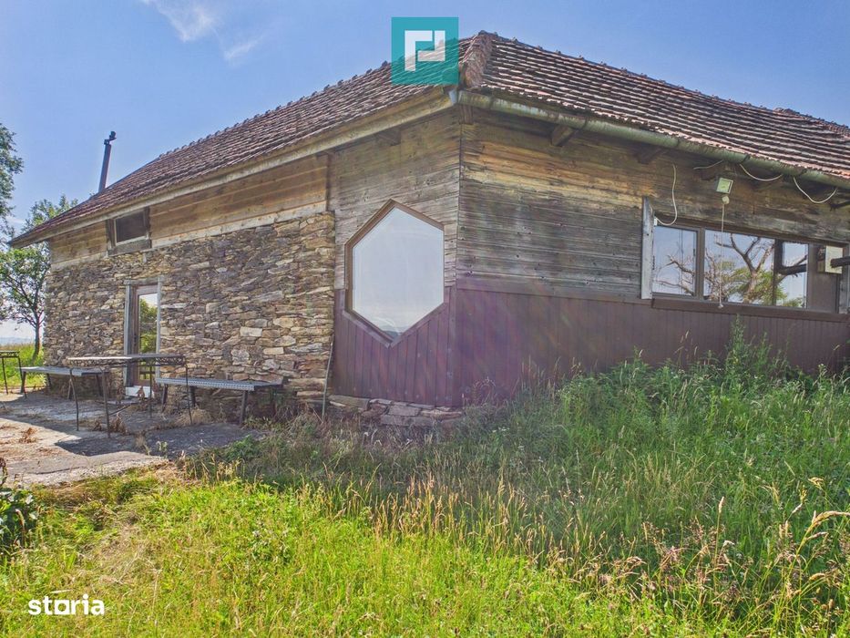 Casă de vacanță cu 2 corpuri si view în Dulcele