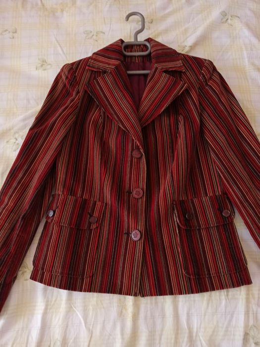 Продавам дамско сако