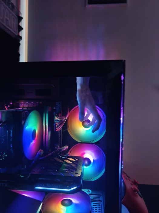 Unitate gaming RTX4070/ i5 13th / 32gb ddr5 6000mhz (schimb)
