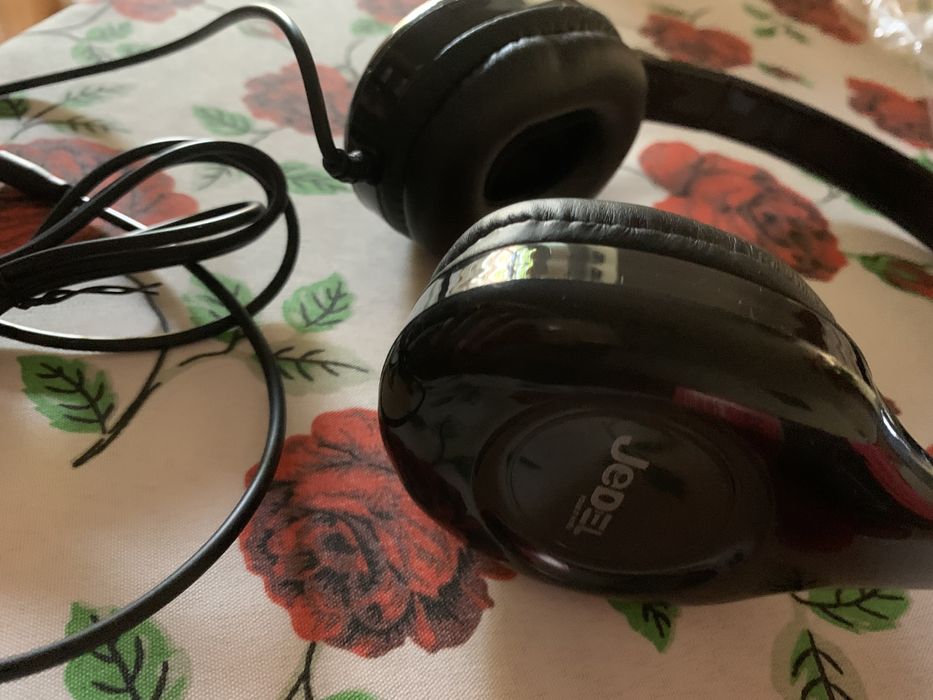 Мултимедийни Слушалки с кабел