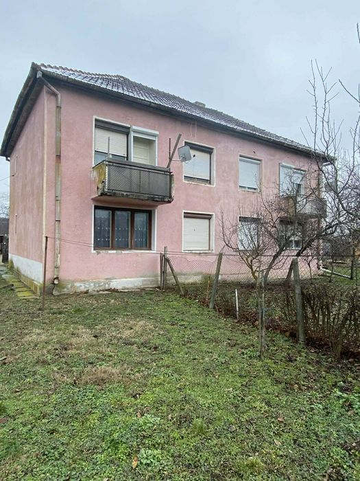 Vând sau schimb apartament ineu cartierul mocrea
