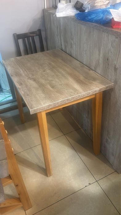 Продается стол кухонный