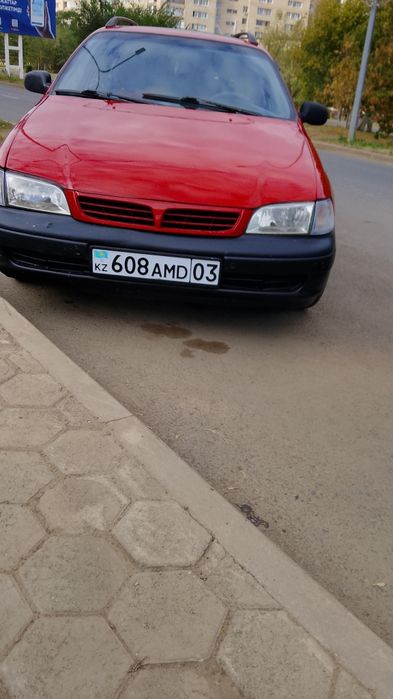 Продам Тойота Карина е 1.6 механика