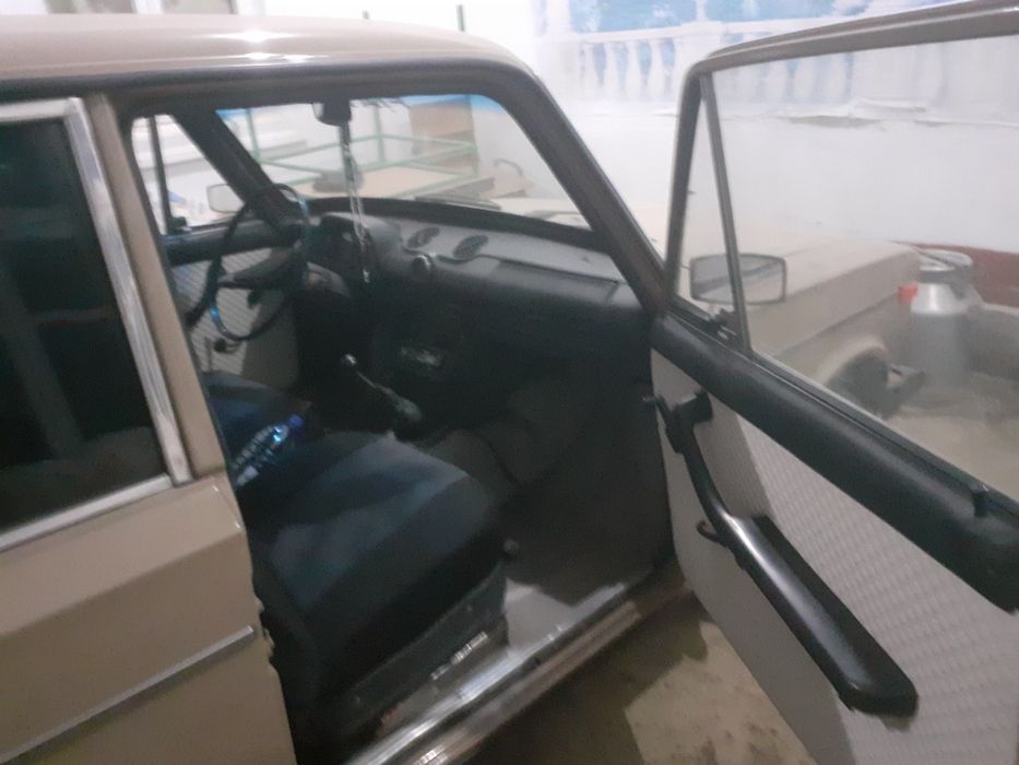 Avtomobil vaz 2106 sotiladi