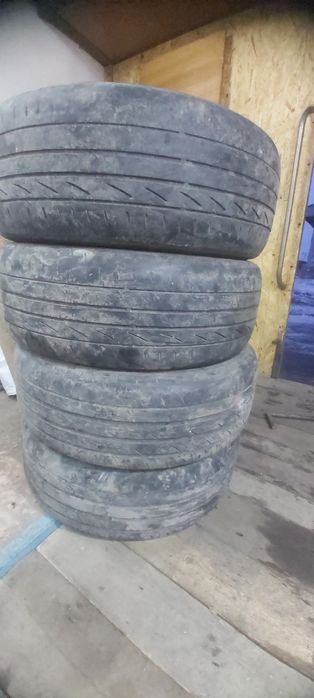 Продам комплект резины