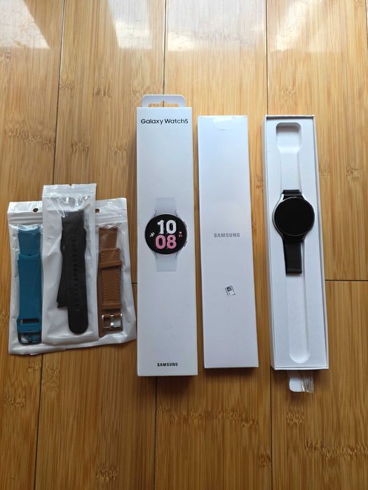 Samsung Galaxy Watch5 44mm, LTE, Silver