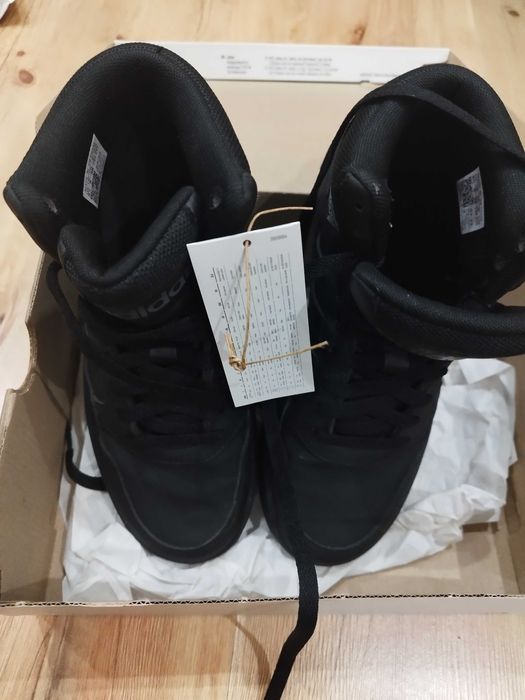 Продавам обувки Adidas