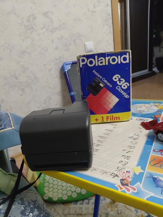Polaroid 636 Close-Up