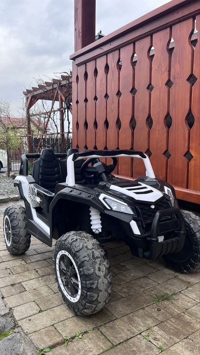 Mașinuță electrică copii tip OFF-ROAD 4x4 – Stare foarte bună