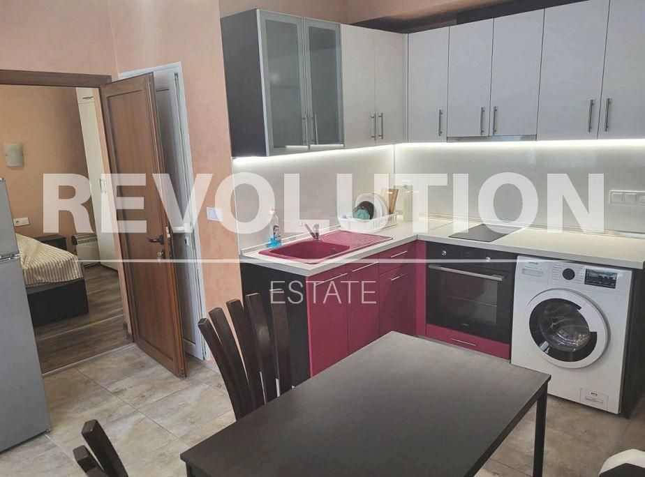 Дава се под наем Двустаен апартамент в Варна, Колхозен пазар - 45 кв.м за 388.62 € - Снимка #2