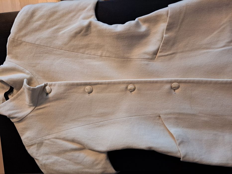 Palton Stefanel din lână, cambrat, bej unt