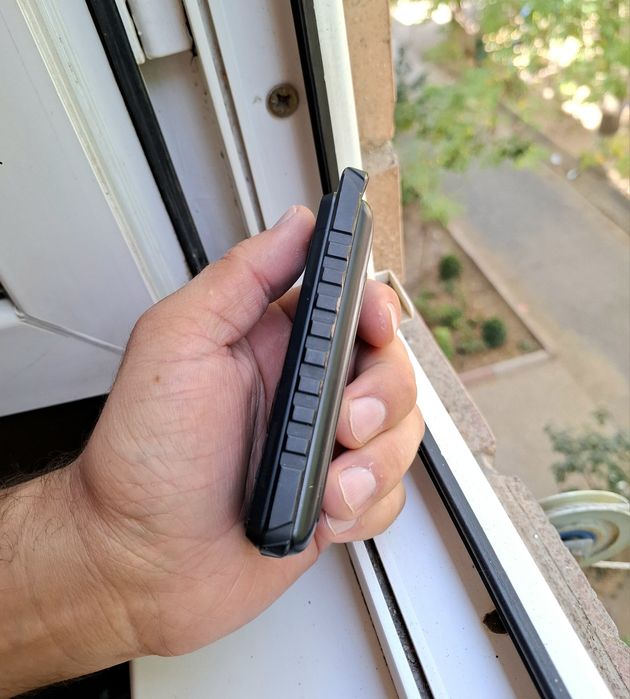 Uzmobile CDMA телефон в идеальном рабочем состоянии