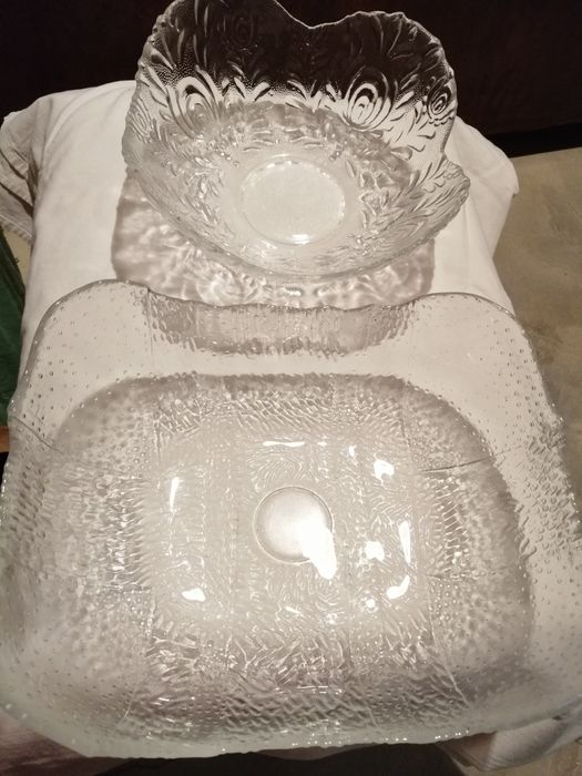 Супник, порцеланов. Тава, фруктиери, вази.