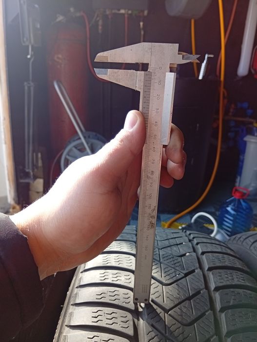 Jante BMW complete cu senzori de presiune.