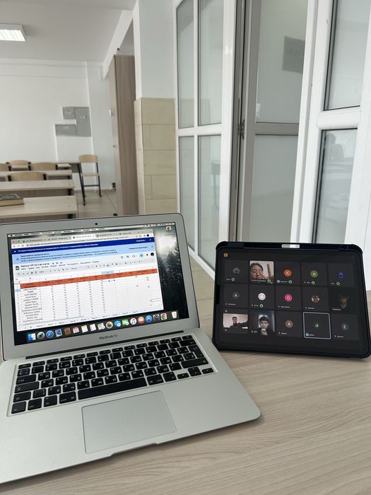 Продам macbook air 2014