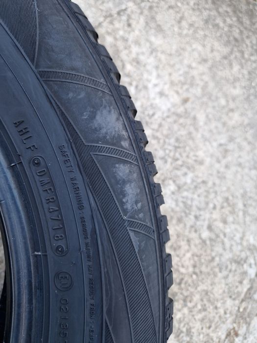 2anvelope iarna  215 65 17 Falken 7mm