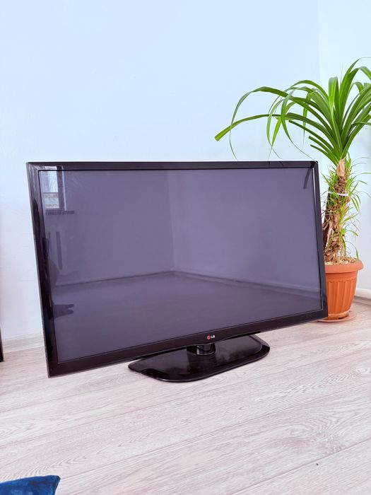 Продам Телевизор LG