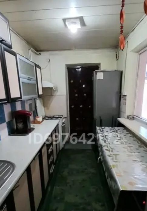 Срочно продам кухню и стол