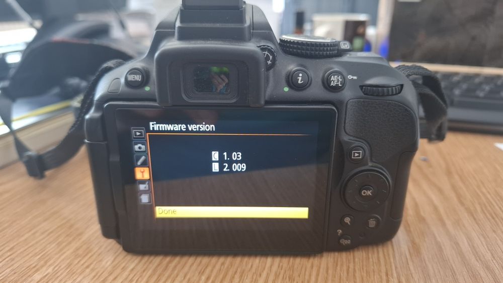 Camera foto DSLR Nikon D5300 cu 6736 cadre