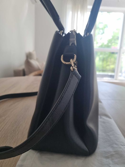 Оригинална кожена чанта DKNY Paige Medium Satchel (Черна)
