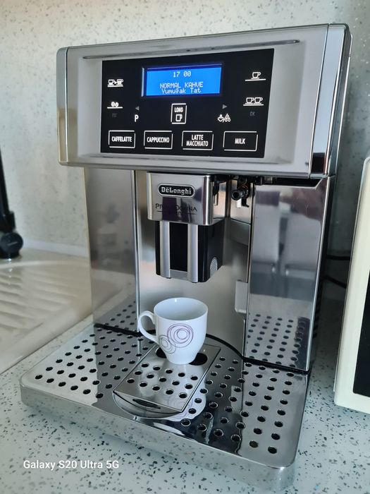Кафемашина Delonghi PrimaDonna avant ESAM 6700