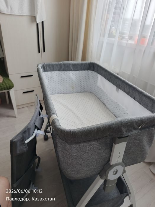Продам кроватку и ходунки