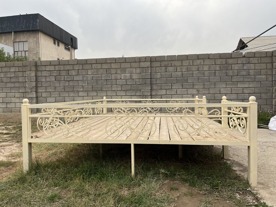 Тапчан тез арада сатылады.