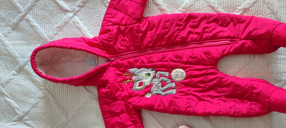 Продам осенний комбенизон на 9-12 мес