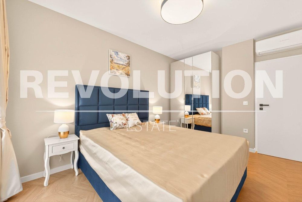 Дава се под наем Тристаен апартамент в Варна, Център - 100 кв.м за 1000 € - Снимка #3