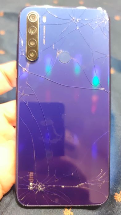 Redmi note 8T спукан гръб