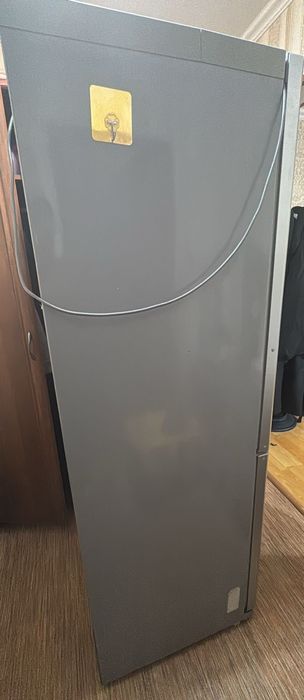 Продаётся холодильник  Самсунг.