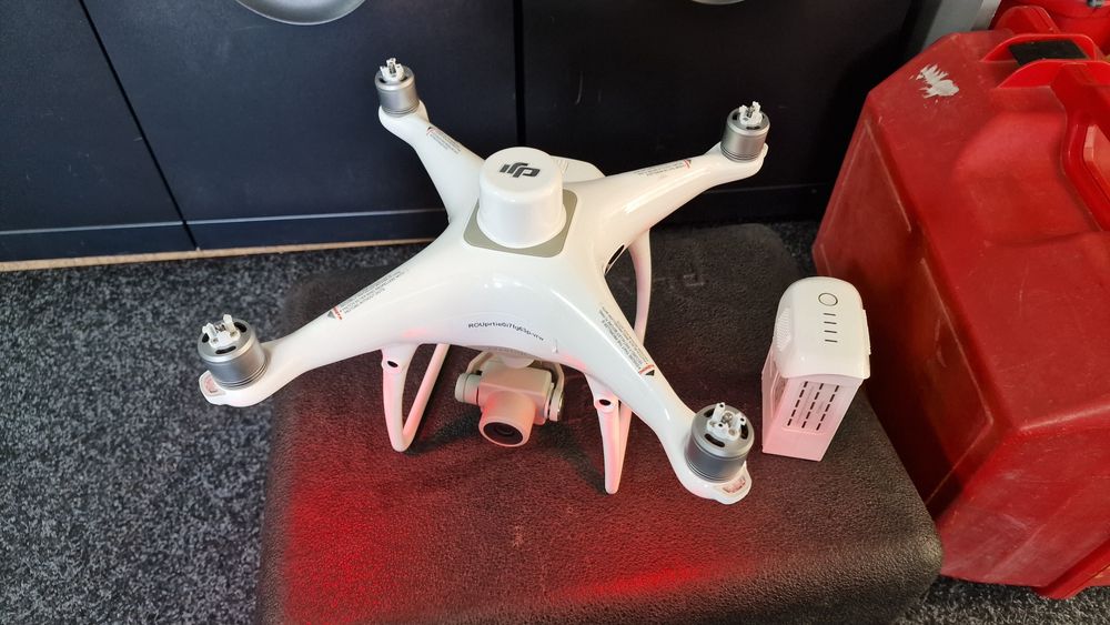 Drona Dji Phantom 4 RTK/ 8 bateri drona / 2 bateri controler / asigure