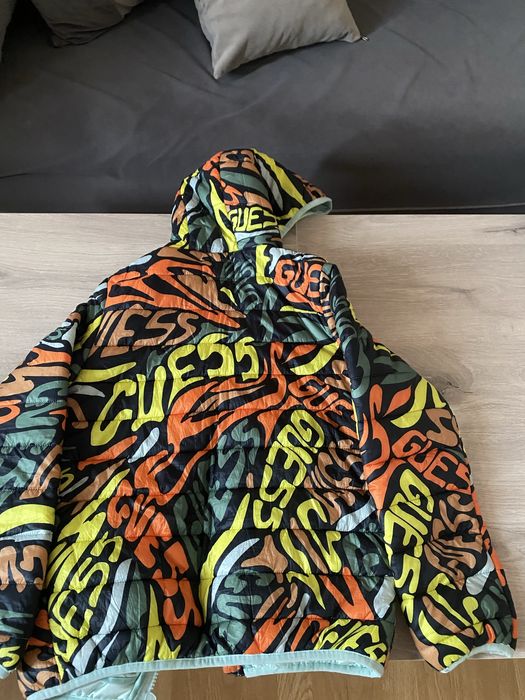 Олекотено яке - за 10 г.на Guess