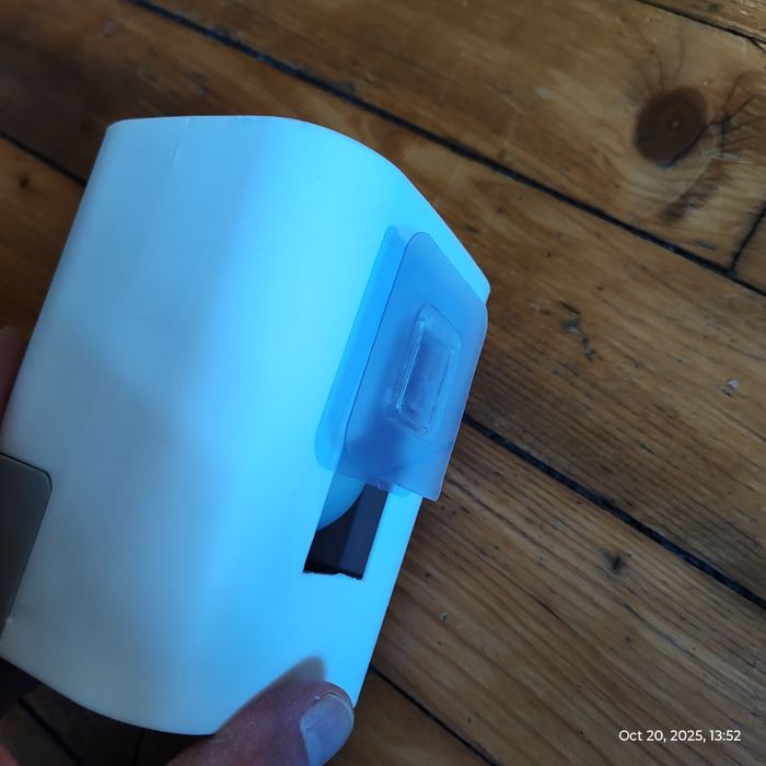 Диспенсър за сапун на пяна и четка за тоалетна чиния