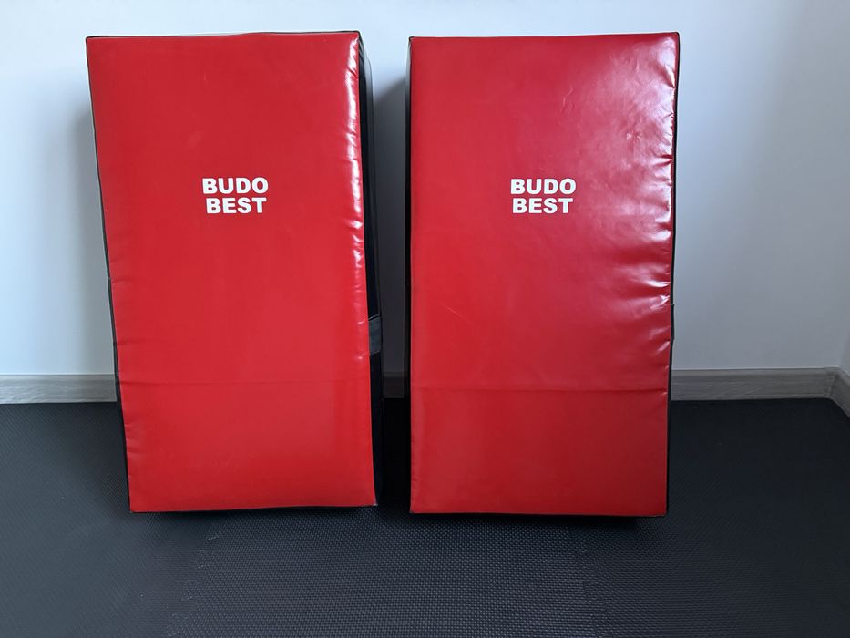 Vând perne  scut pentru antrenament 73x39x15