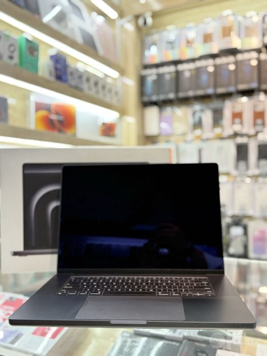 MacBook pro m4 pro 24/512 Black