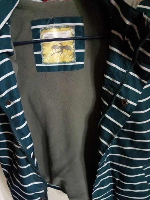 Куртка - дождевик.